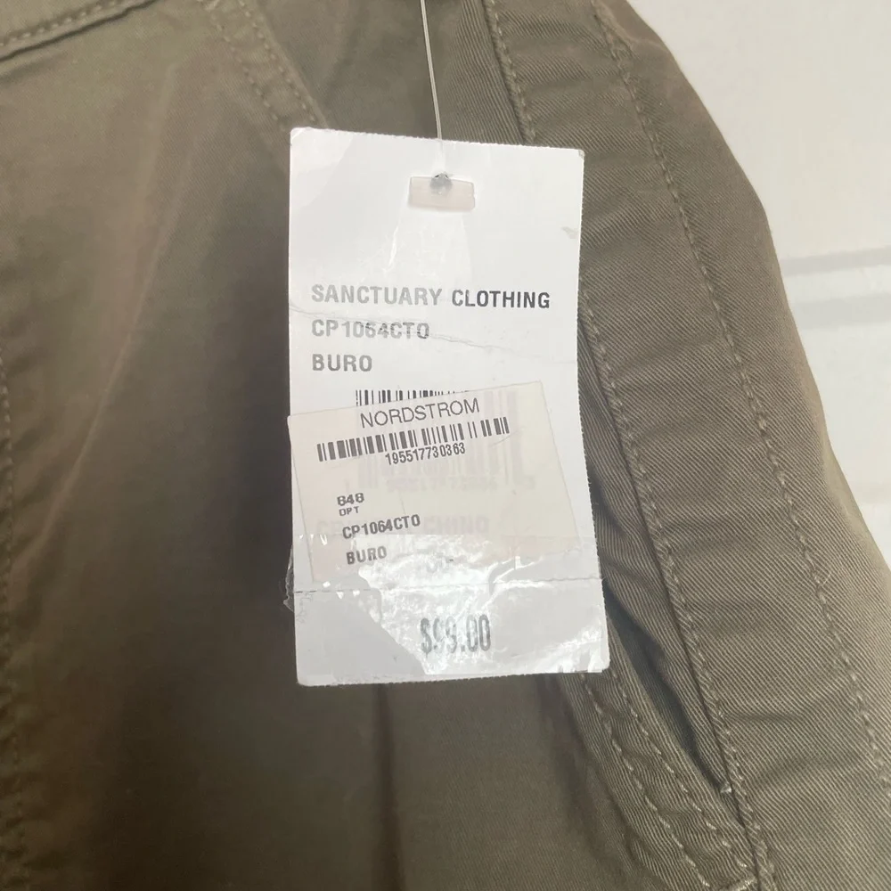 Sanctuary woman’s Olive Cargo Pants, button fly, 30waist - Picture 2 of 4